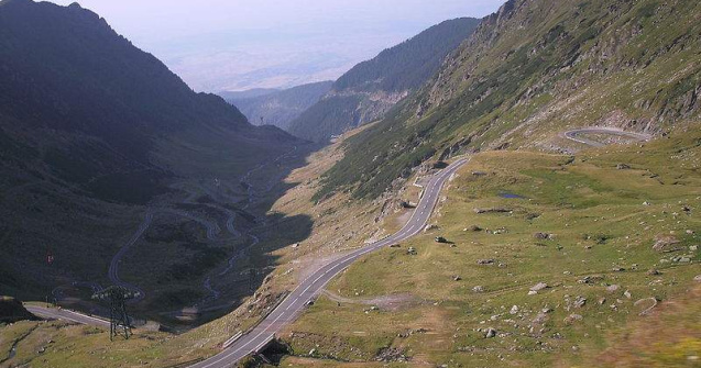 Traficul pe Transfagarasan, blocat din cauza unei alunecari de teren