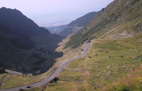 Traficul pe Transfagarasan, blocat din cauza unei alunecari de teren