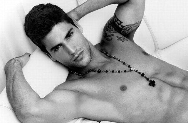 Barbatii "prea frumosi" sunt dati afara din Arabia Saudita