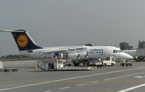 Zeci de zboruri de pe Otopeni, afectate de greve