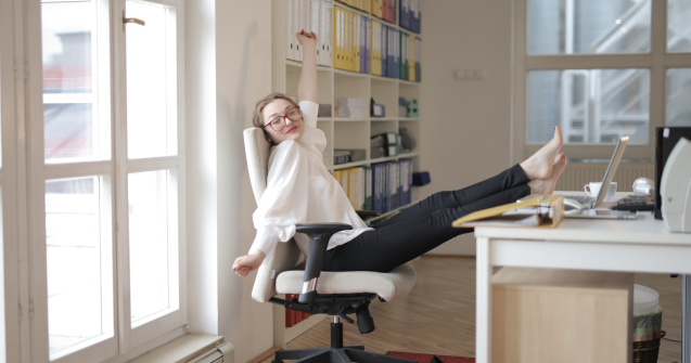 Criterii de care sa ții cont atunci când alegi un scaun de birou
