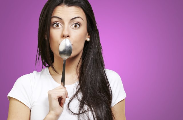 Cum &icirc;ți poți verifica starea de sănătate &icirc;ntr-un minut, cu ajutorul unei linguri