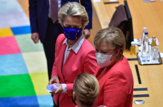 Ursula von der Leyen şi Angela Merkel sunt contra re&icirc;nchiderii frontierelor UE