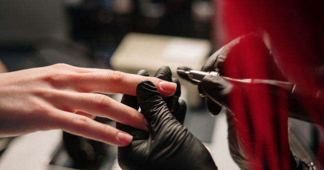 Saloanele de înfrumusețare în pandemie: 10 criterii după care să-l alegi