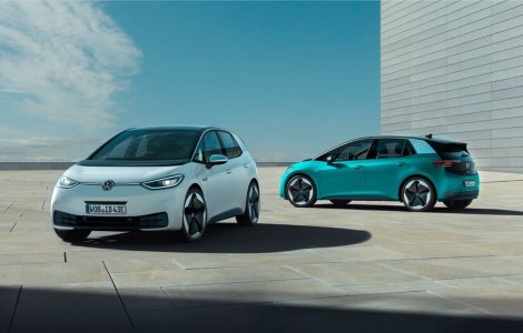 Premieră istorică: europenii au înmatriculat în septembrie mai multe mașini electrice și hibride decât mașini diesel