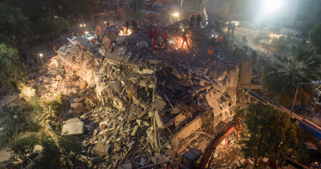 Cutremur puternic în Marea Egee: Cel puțin 25 de morți și peste 800 de răniți