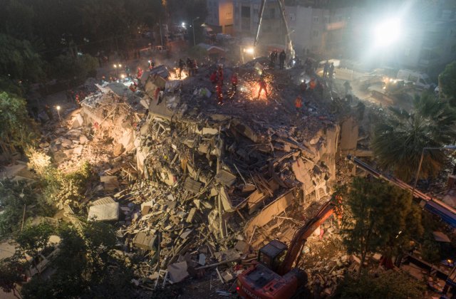 VIDEO Cutremur puternic în Marea Egee: Cel puțin 25 de morți și peste 800 de rănăți