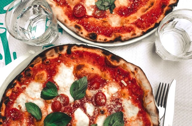 4 motive pentru care merită să dai comandă online de pizza