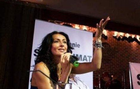 Raduleasca isi lanseaza cartea impreuna cu Dani