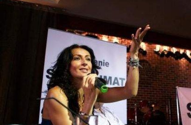 Raduleasca isi lanseaza cartea impreuna cu Dani