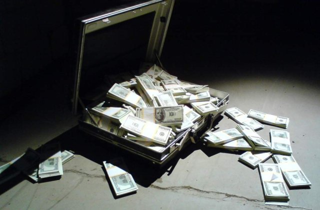 Universitatile de stat incalca legea si isi "ascund" banii