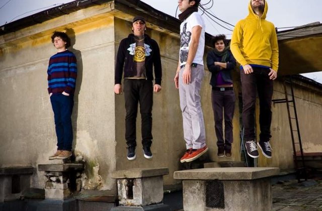 Myriad Creatures fac Front comun cu The Amsterdams