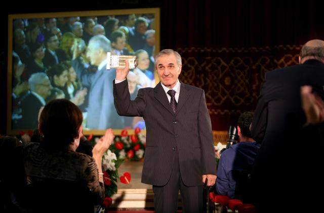 NY Times: Dinica a refuzat sa ii aduca ode lui Ceausescu si pentru asta romanii il iubeau