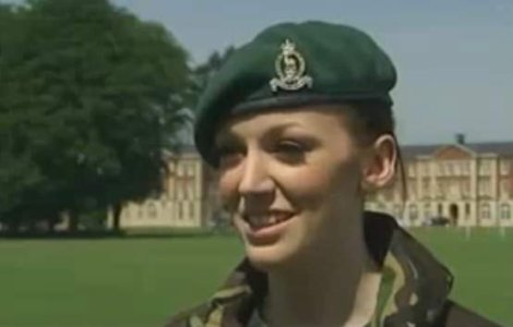  Video  Un soldat va reprezenta Anglia la Miss World