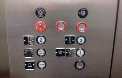 Lift prabusit la Electroaparataj. O persoana a murit