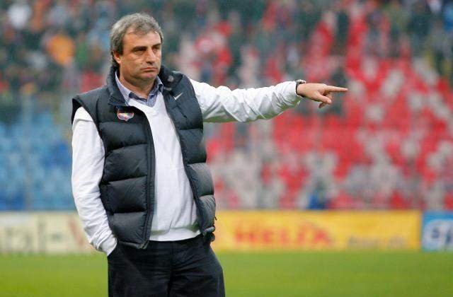 Inca un stelist a cazut prada hotilor