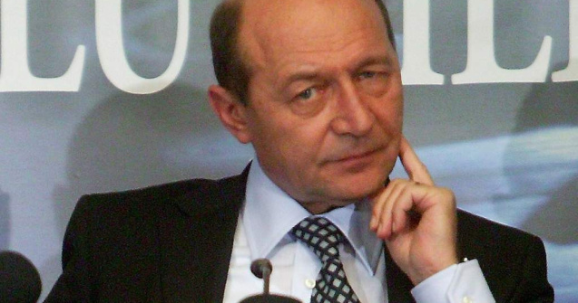 Doua ONG-uri cer in instanta suspendarea referendumului