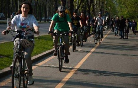 Motociclistii si biciclistii ocupa sambata Bucurestiul.