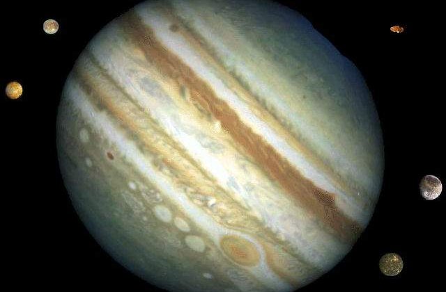 Apa din atmosfera planetei Jupiter provine de pe o cometa