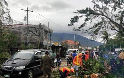 Taifunul Molave, care s-a...