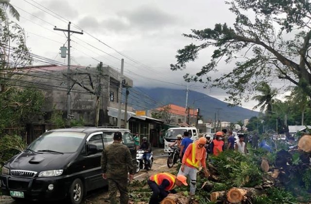 Taifunul Molave, care s-a abătut asupra Vietnamului, a ucis 33 de persoane. Alte 49 sunt date dispărute