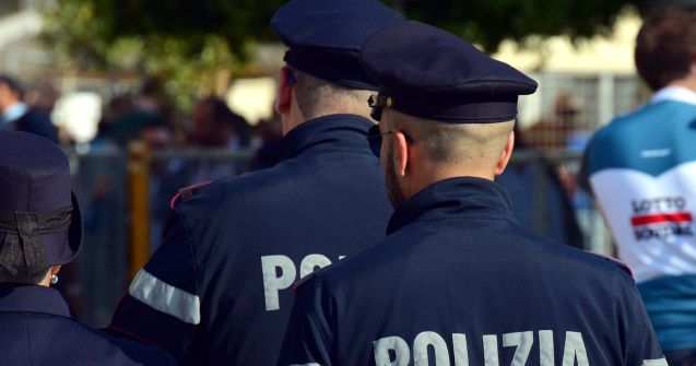 Poliția din Milano caută un grup de infractori care au jefuit o bancă
