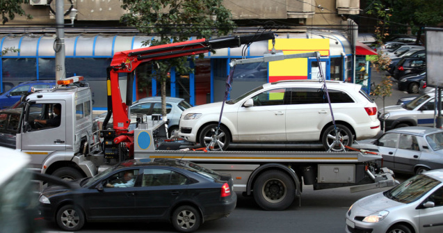 Poliția Locală va avea dreptul de a ridica mașinile parcate pe domeniul public