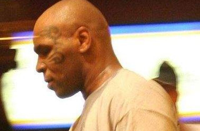 De dragul vremurilor trecute: Tyson, retinut dupa ce a agresat un fotoreporter