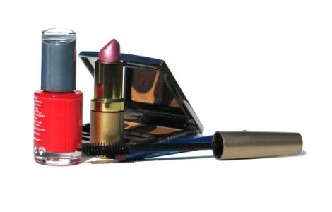 Doua treimi dintre femei se machiaza cand merg la sala de sport