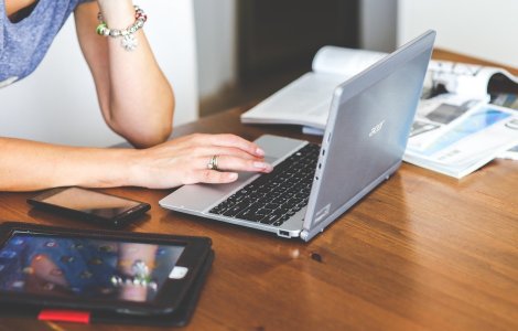  Top  5 moduri simple care te ajută să cureți praful din computerul tău