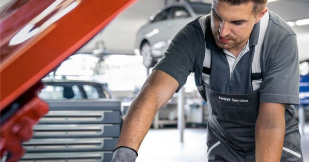 Când trebuie să faci revizia unui autovehicul BMW