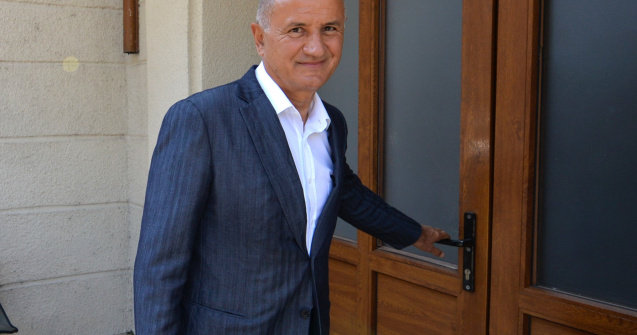 George Copos a fost trimis în judecată pentru că a plagiat o carte