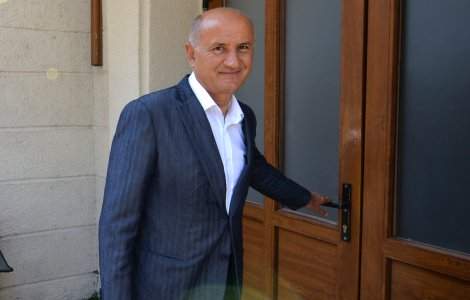 George Copos a fost trimis în judecată pentru că a plagiat o carte când era deţinut la Penitenciarul Rahova