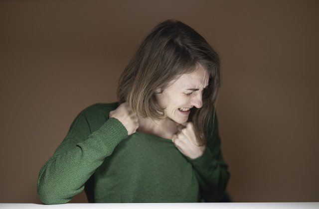 8 semne care îți arată că ai crescut într-o familie toxică