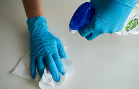  Top  5 trucuri de curățenie pentru a ține germenii și bacteriile la distanță