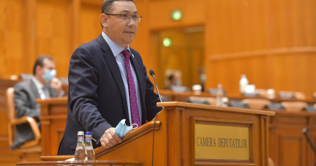 Ponta promite scutiri de taxe, deschiderea școlilor și testarea românilor