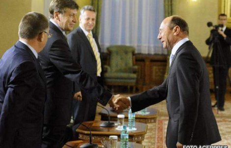 Video  Duelul candidatilor: Antonescu vs Basescu