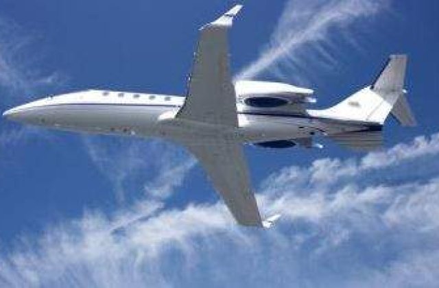 Avion prabusit pe strazile din Los Angeles