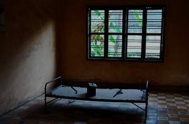 Un roman s-a sinucis intr-o inchisoare din Nisa