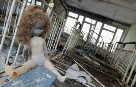 Expozitia foto "Cernobal: dupa 27 de ani", luni, la Muzeul Taranului