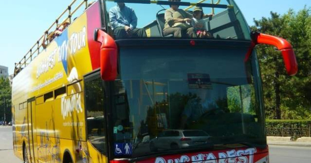 Autobuzele vor circula din mai pe traseul turistic Bucharest City Tour
