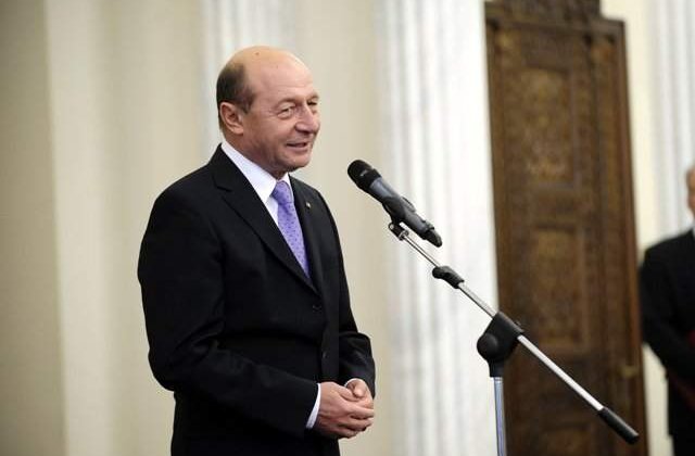 Basescu l-a decorat cu "Steaua Romaniei" pe seful SPP, Lucian Pahontu