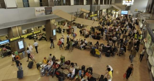 Pasagerii de pe Otopeni isi vor putea comanda taxiuri prin touch screen