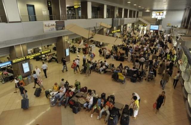 Pasagerii de pe Otopeni isi vor putea comanda taxiuri prin touch screen