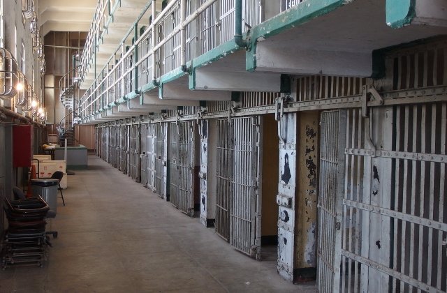 CEDO acuză România pentru că au oferit carne de porc unor deținuți musulmani