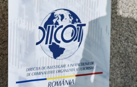 Tinere recrutate pe internet pentru prostituție, de interlopii din penitenciar