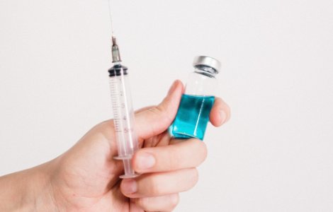 Rusia afirmă că vaccinul Sputnik V are o eficienţă de 92% contra COVID-19