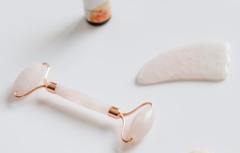  Top  6 beneficii ale masajului facial. Dispozitivul care îți va face tenul impecabil