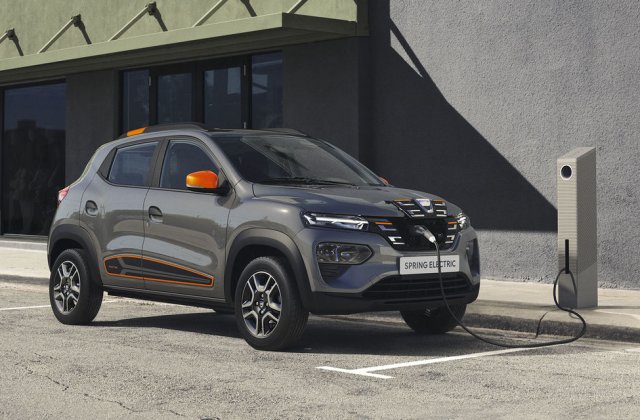 Proiect legislativ: mașinile electrice și hibride ar putea avea plăcuțe de înmatriculare diferite, pe un fond vernil