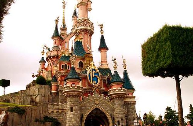 Vacante Disneyland prin Blue Air